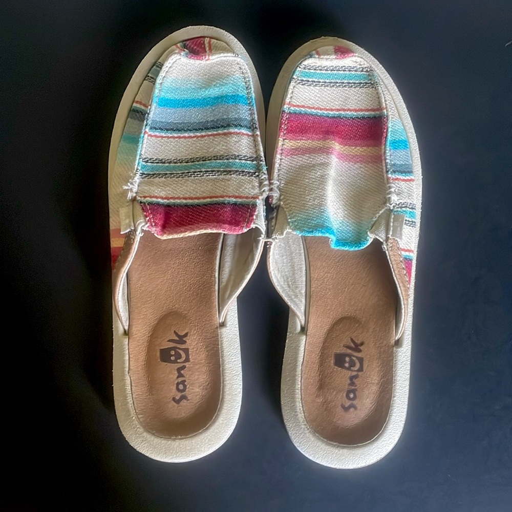 Sanuk shoes